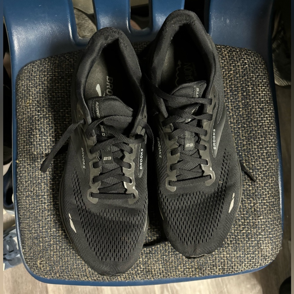 Brooks Adrenaline GTS 23